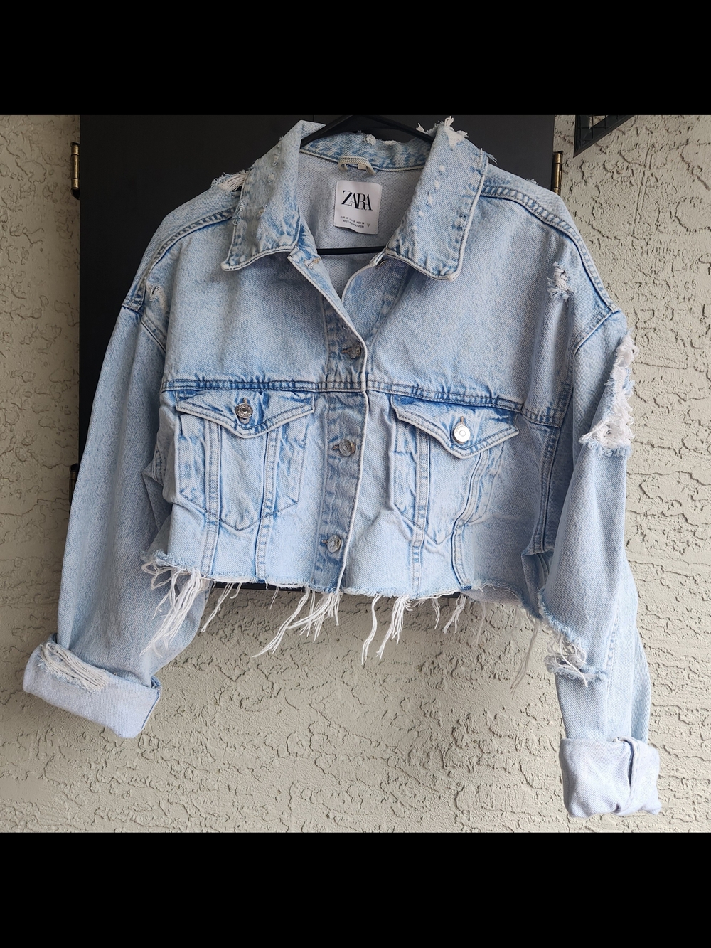 Women's Zara Washed Light Blue Distressed Cropped Denim Jacket Size Small Y2K